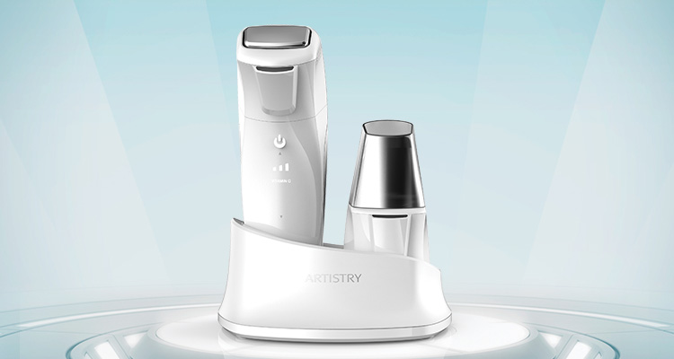 ARTISTRY Dermasonic with two detachable heads and charge stand 1 