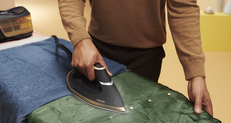 Get wrinkle-free clothes fast with the Philips PerfectCare Steam Generator Iron PSG6064 